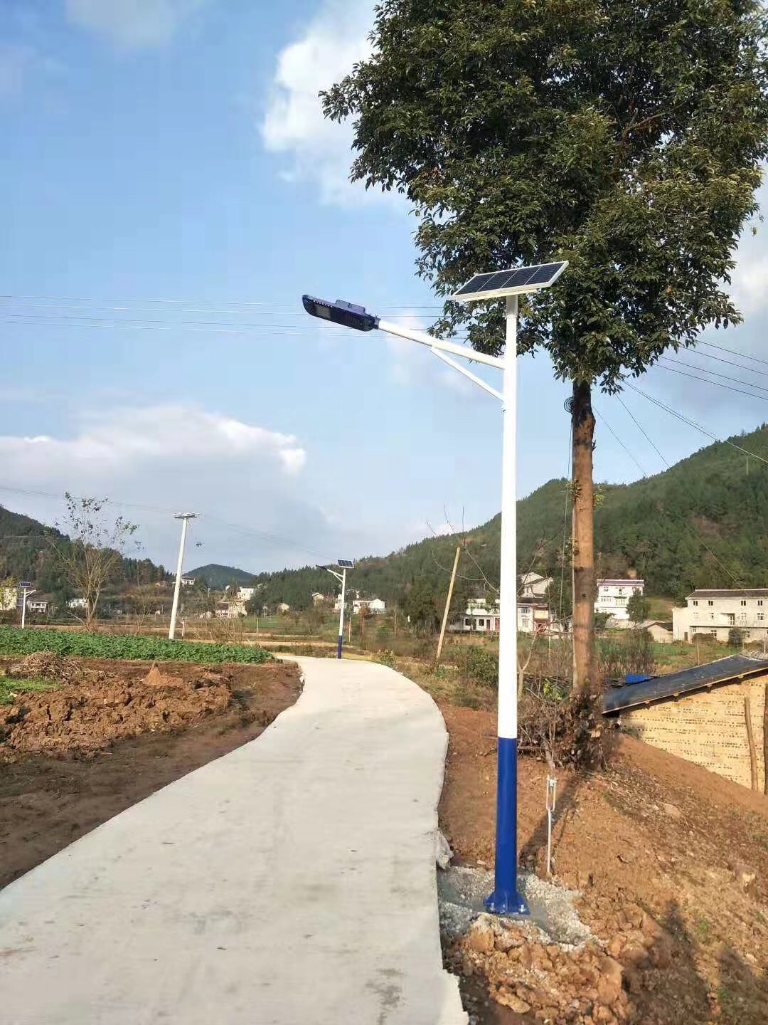 新农村太阳能路灯安装方法